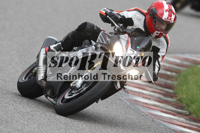 /Archiv-2025/10 23.04.2025 Cornu Master School ADR/rot-rouge/24